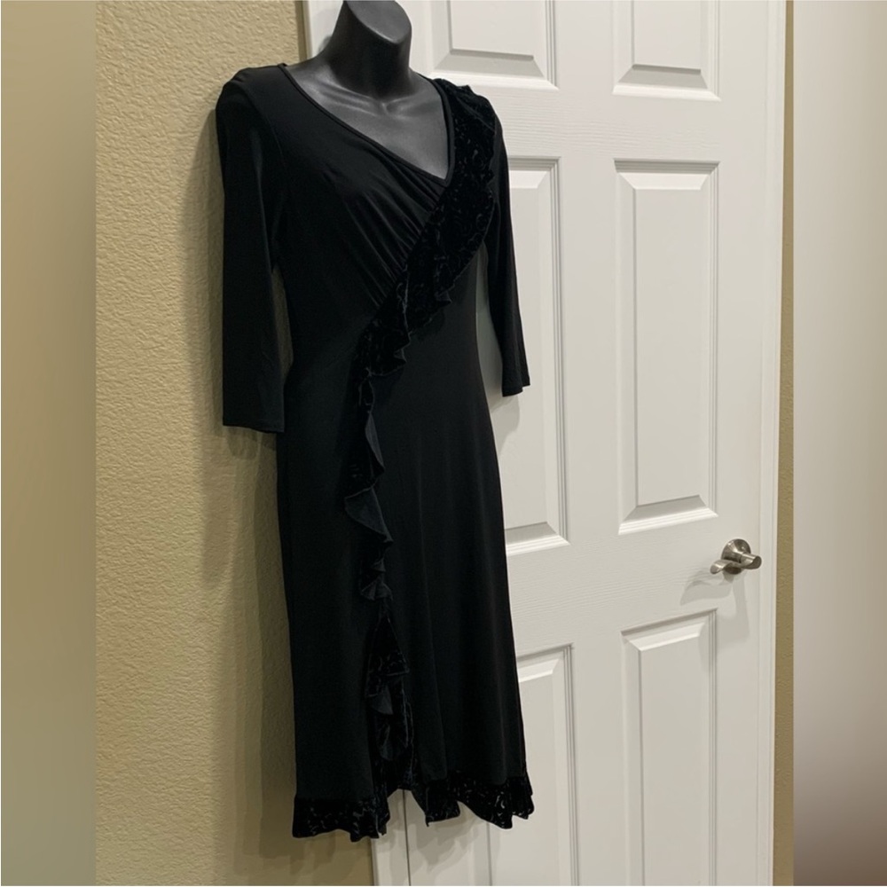 Elegant Black Runway Dress size 8 - Picture 4 of 6